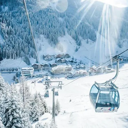 In Near Amade Slopes, Cleaning Included * Hüttau